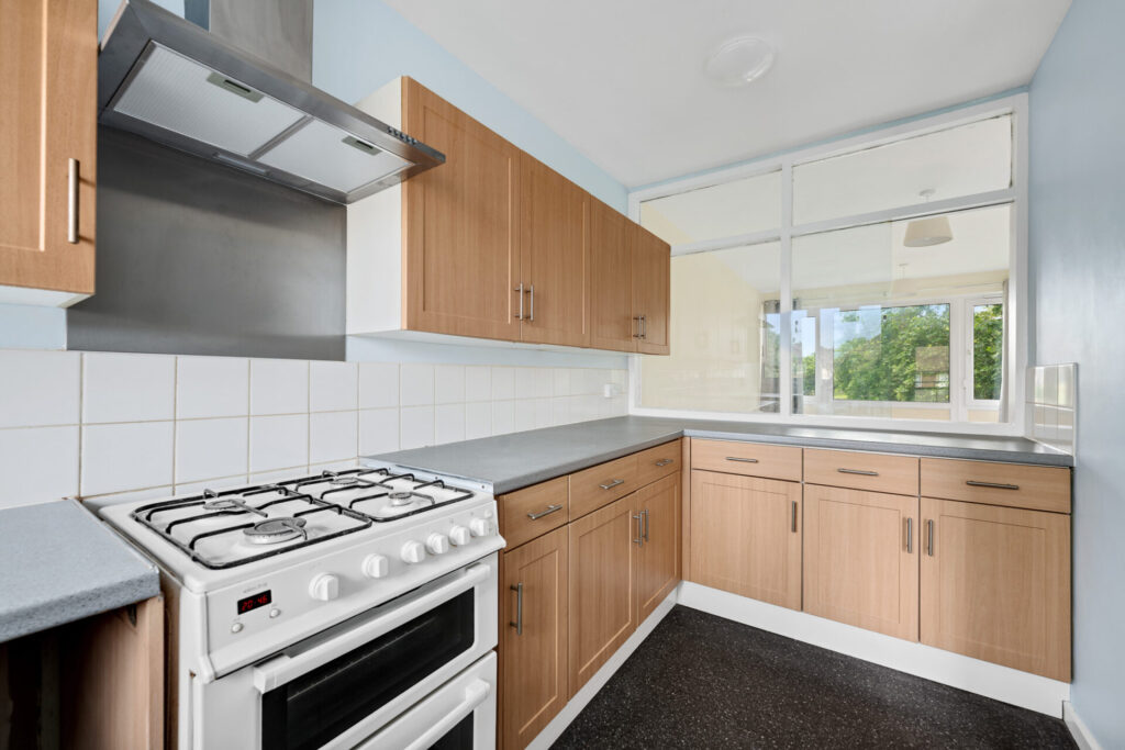  Heathfield Terrace - Plumstead - London - SE18