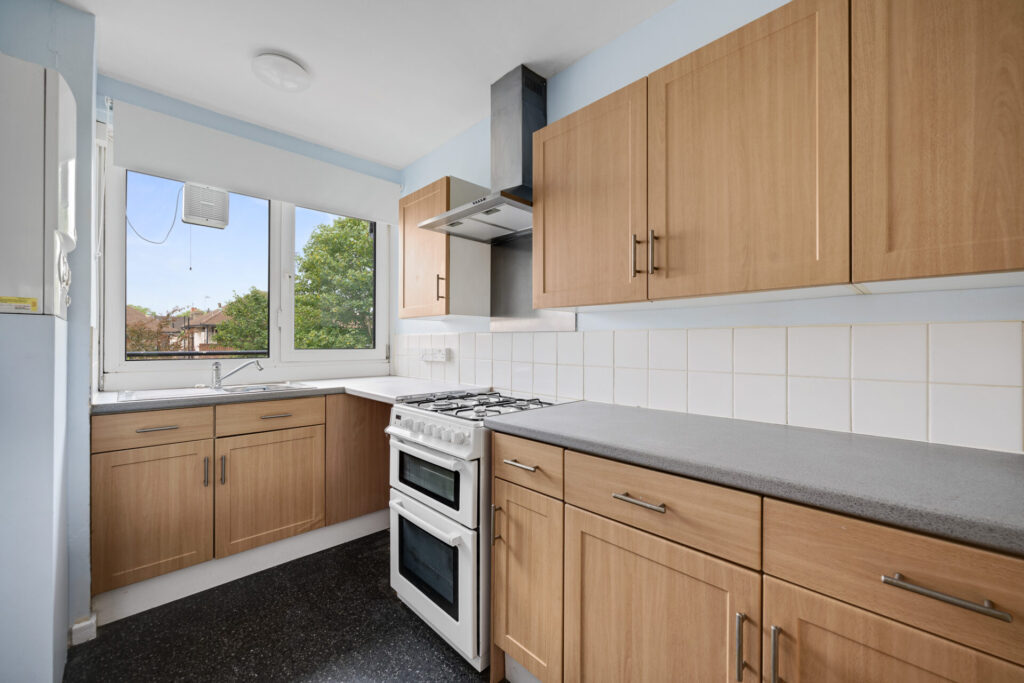  Heathfield Terrace - Plumstead - London - SE18