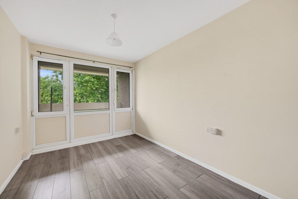  Heathfield Terrace - Plumstead - London - SE18