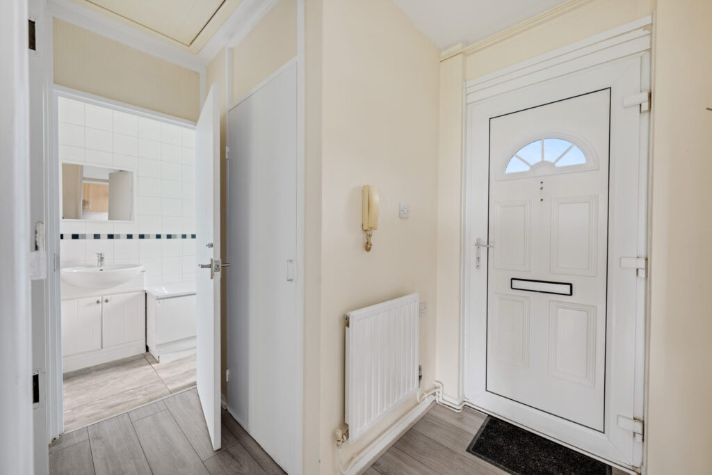 Heathfield Terrace - Plumstead - London - SE18