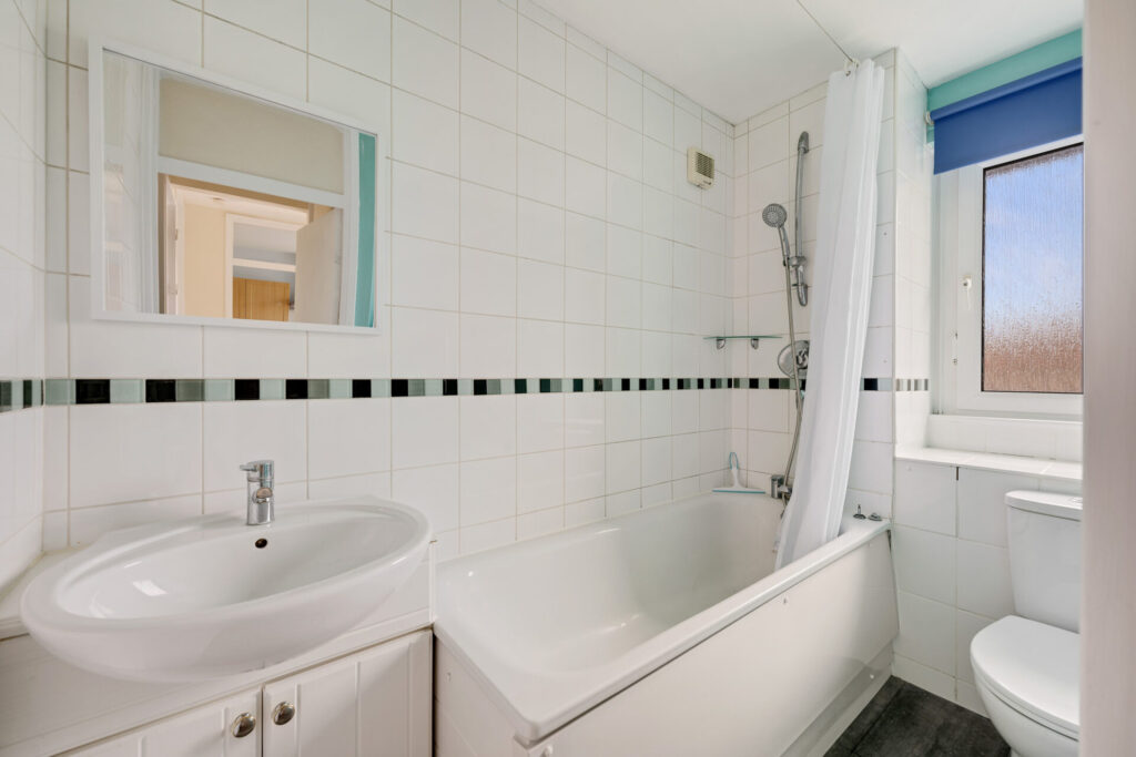  Heathfield Terrace - Plumstead - London - SE18
